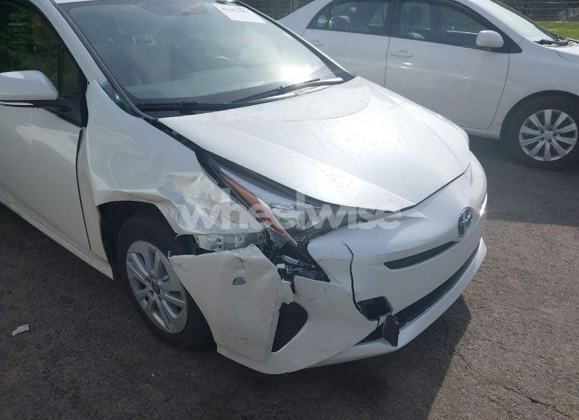 Photo 6 of 2016 Toyota Prius TWO (VIN JTDKBRFU8G3006610)