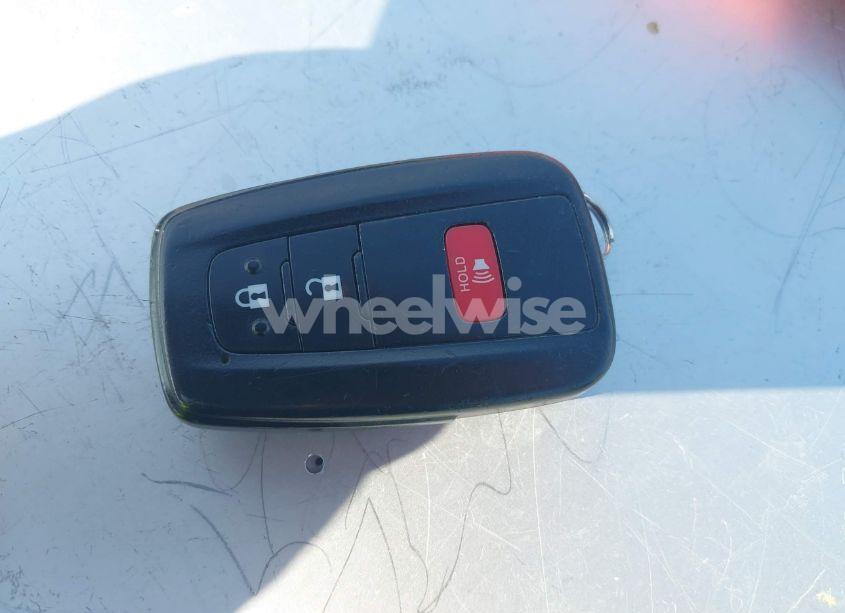 Photo 11 of 2017 Toyota Prius TWO (VIN JTDKBRFU8H3048082)