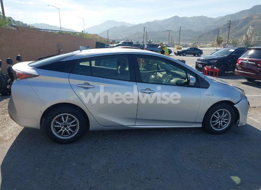 Photo 13 of 2017 Toyota Prius TWO (VIN JTDKBRFU8H3048082)