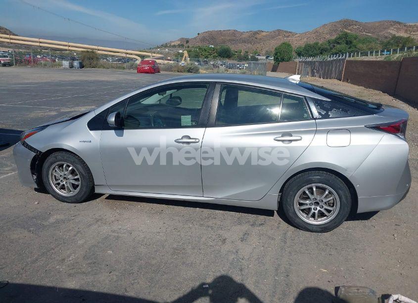 Photo 14 of 2017 Toyota Prius TWO (VIN JTDKBRFU8H3048082)