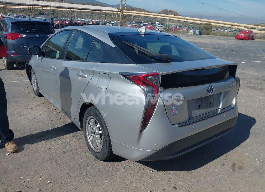 Photo 3 of 2017 Toyota Prius TWO (VIN JTDKBRFU8H3048082)