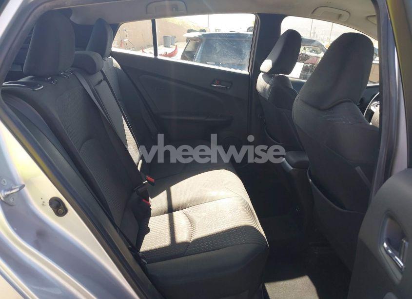 Photo 8 of 2017 Toyota Prius TWO (VIN JTDKBRFU8H3048082)