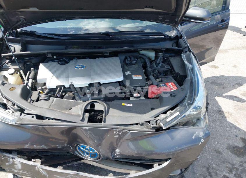 Photo 10 of 2018 Toyota Prius TWO (VIN JTDKBRFU8J3596377)