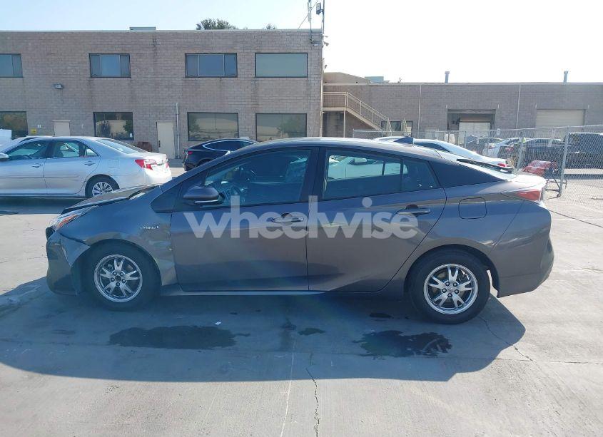 Photo 14 of 2016 Toyota Prius TWO (VIN JTDKBRFU9G3507845)