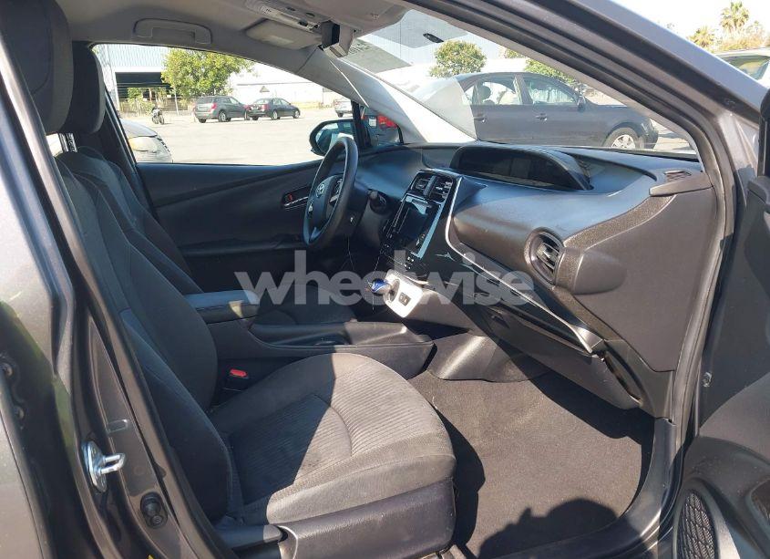 Photo 5 of 2016 Toyota Prius TWO (VIN JTDKBRFU9G3507845)