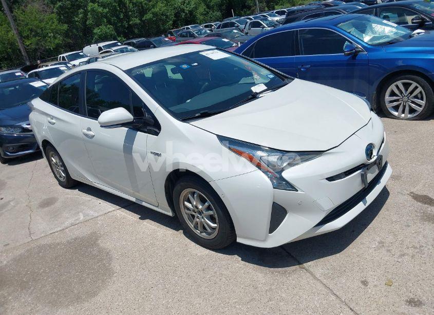 2017 Toyota Prius TWO (VIN JTDKBRFU9H3040282) main photo