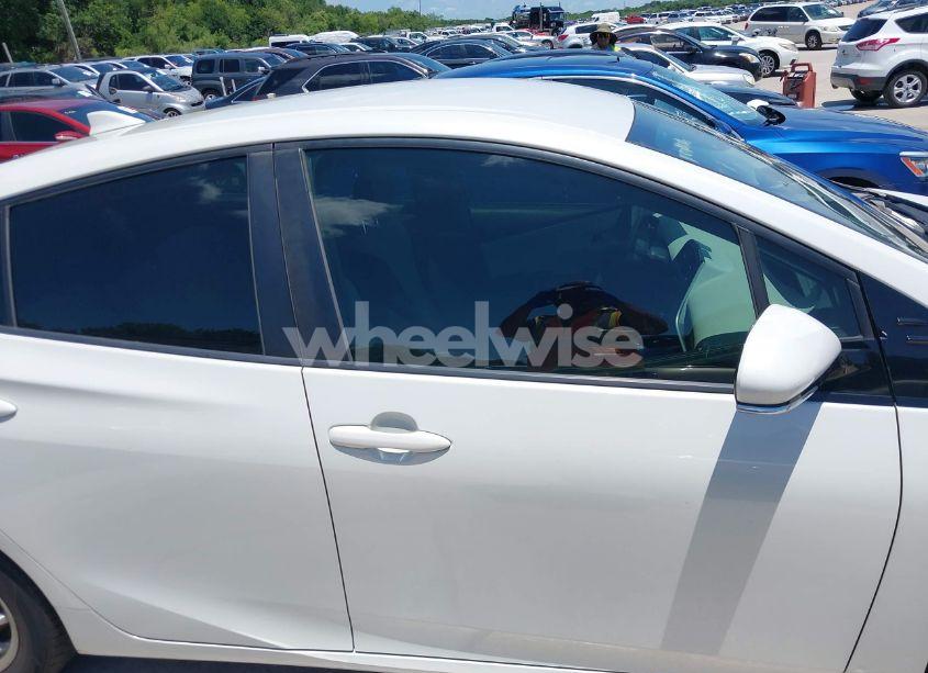 Photo 13 of 2017 Toyota Prius TWO (VIN JTDKBRFU9H3040282)