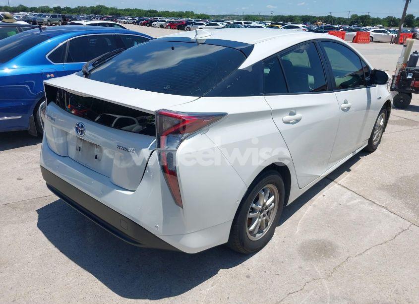 Photo 4 of 2017 Toyota Prius TWO (VIN JTDKBRFU9H3040282)