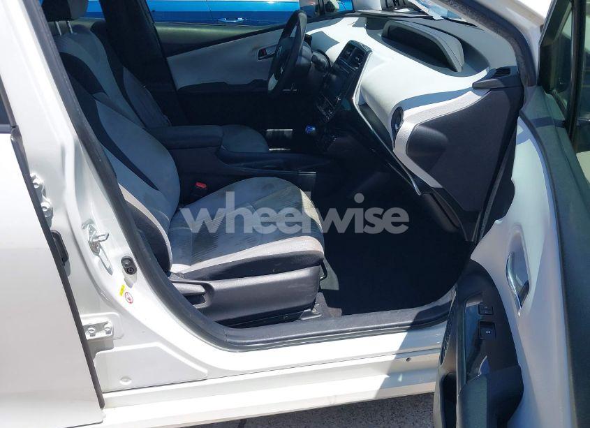 Photo 5 of 2017 Toyota Prius TWO (VIN JTDKBRFU9H3040282)