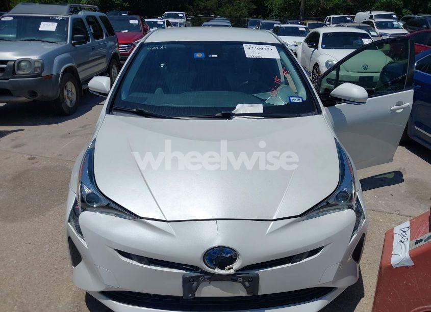 Photo 6 of 2017 Toyota Prius TWO (VIN JTDKBRFU9H3040282)