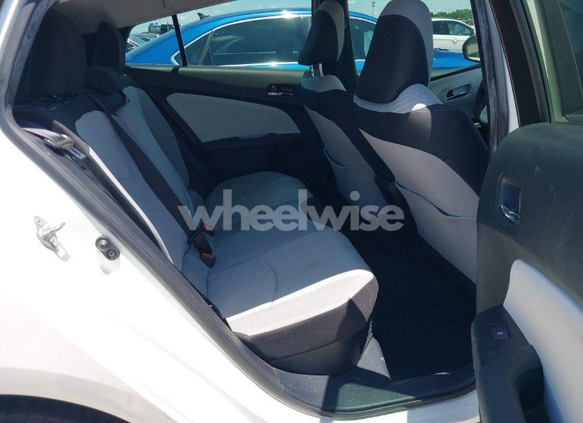 Photo 8 of 2017 Toyota Prius TWO (VIN JTDKBRFU9H3040282)