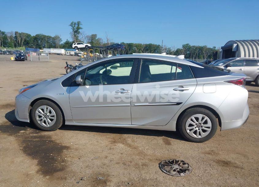 Photo 15 of 2017 Toyota Prius TWO (VIN JTDKBRFU9H3546985)