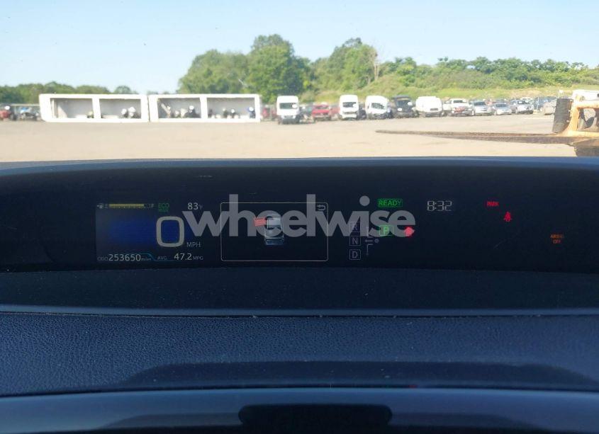 Photo 7 of 2017 Toyota Prius TWO (VIN JTDKBRFU9H3546985)