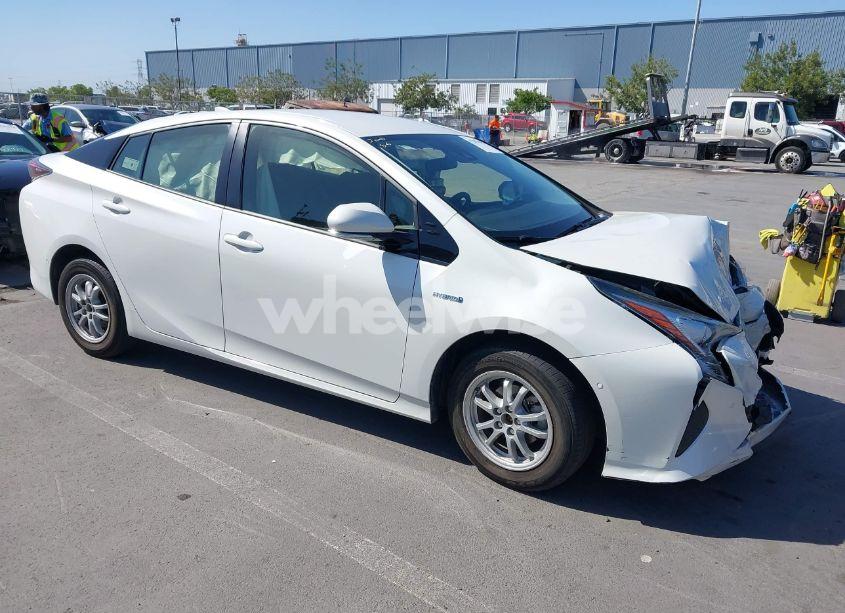 2018 Toyota Prius (VIN JTDKBRFU9J3063860) main photo