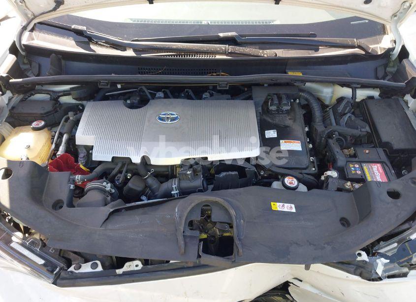 Photo 10 of 2018 Toyota Prius (VIN JTDKBRFU9J3063860)