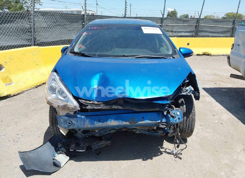 Photo 13 of 2013 Toyota Prius C FOUR/ONE/THREE/TWO (VIN JTDKDTB30D1043677)