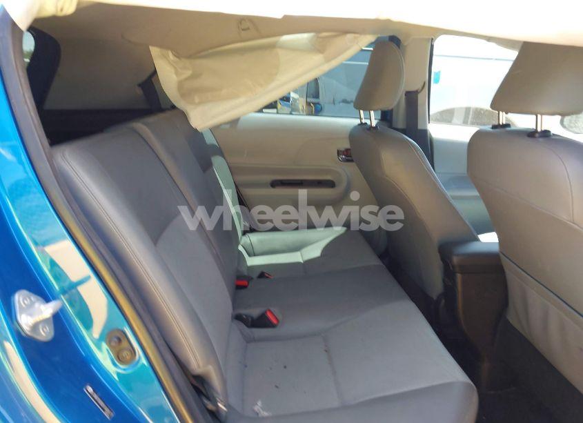 Photo 8 of 2013 Toyota Prius C FOUR/ONE/THREE/TWO (VIN JTDKDTB30D1043677)