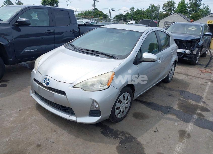 Photo 2 of 2013 Toyota Prius C TWO (VIN JTDKDTB30D1550711)