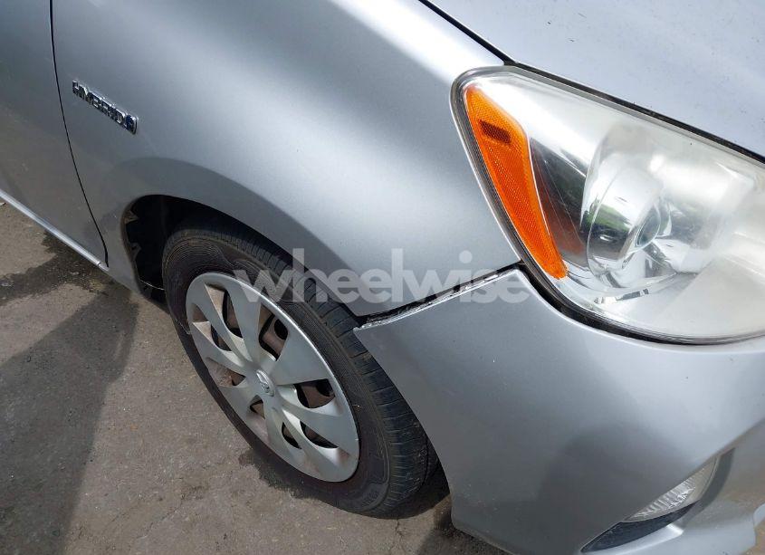 Photo 6 of 2013 Toyota Prius C TWO (VIN JTDKDTB30D1550711)