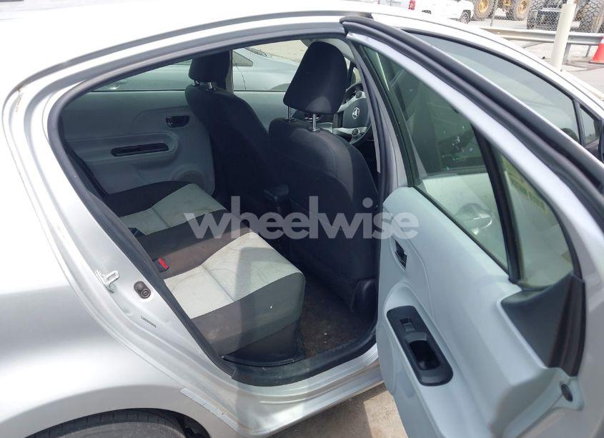 Photo 8 of 2013 Toyota Prius C TWO (VIN JTDKDTB30D1550711)