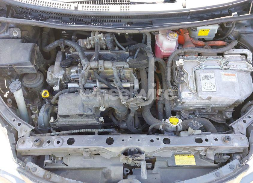 Photo 10 of 2014 Toyota Prius C TWO (VIN JTDKDTB30E1076549)