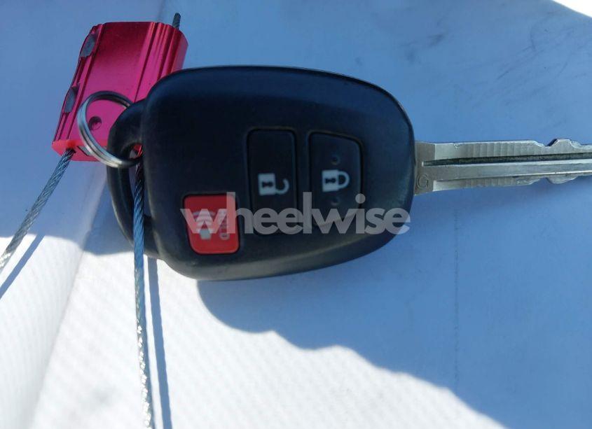 Photo 11 of 2014 Toyota Prius C TWO (VIN JTDKDTB30E1076549)