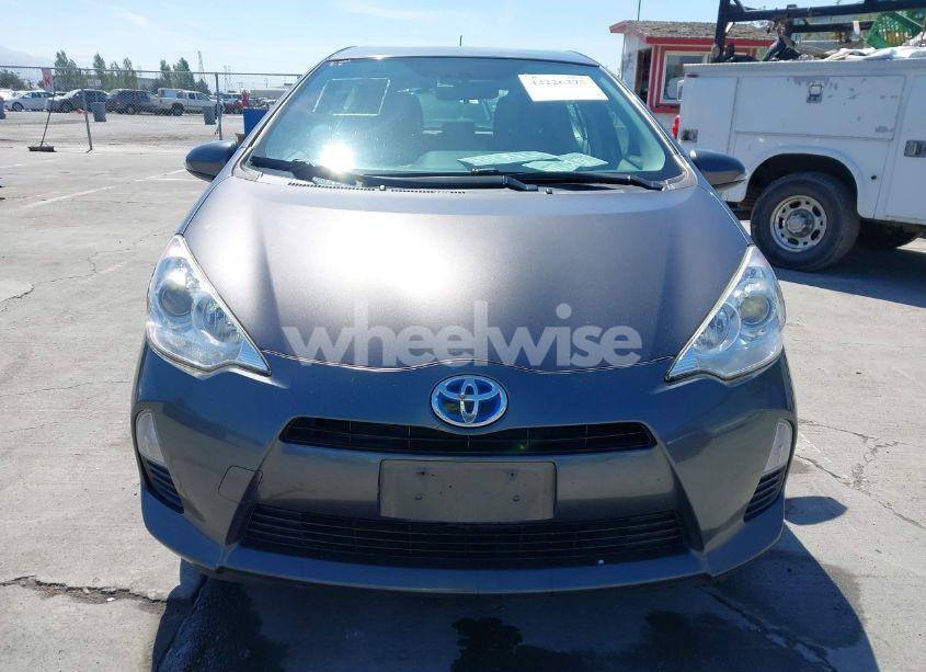 Photo 12 of 2014 Toyota Prius C TWO (VIN JTDKDTB30E1076549)