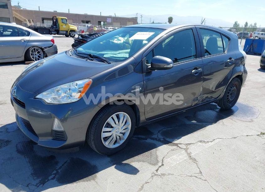 Photo 2 of 2014 Toyota Prius C TWO (VIN JTDKDTB30E1076549)