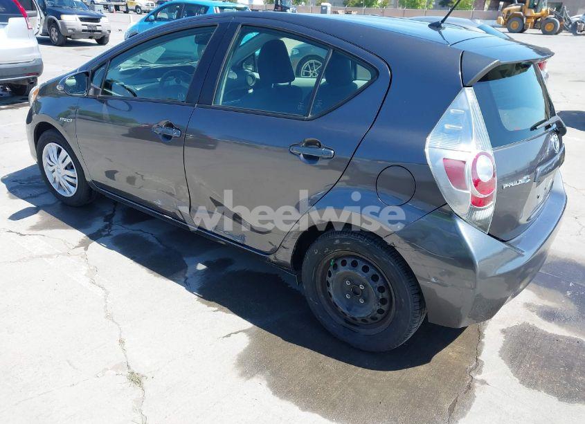 Photo 3 of 2014 Toyota Prius C TWO (VIN JTDKDTB30E1076549)