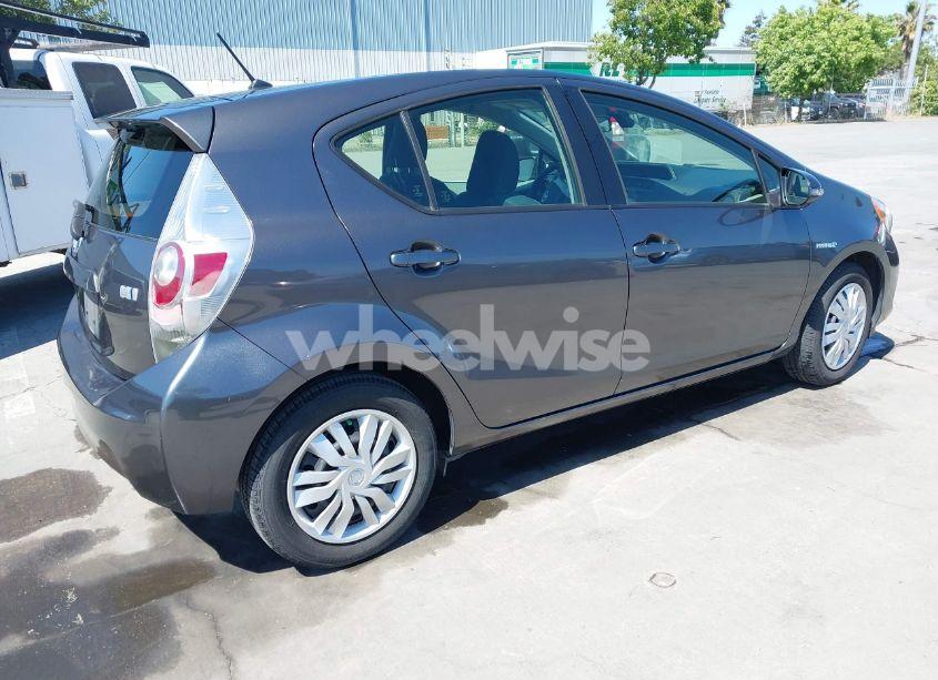 Photo 4 of 2014 Toyota Prius C TWO (VIN JTDKDTB30E1076549)
