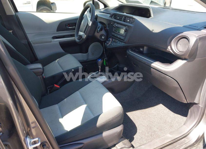 Photo 5 of 2014 Toyota Prius C TWO (VIN JTDKDTB30E1076549)