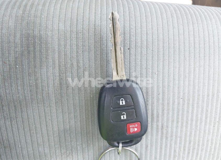 Photo 11 of 2014 Toyota Prius C TWO (VIN JTDKDTB30E1563430)