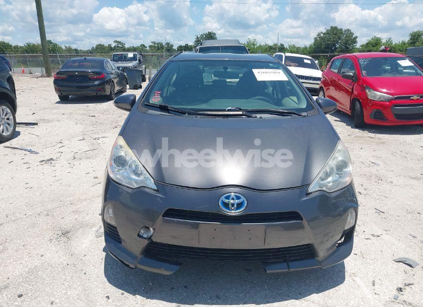 Photo 12 of 2014 Toyota Prius C TWO (VIN JTDKDTB30E1563430)