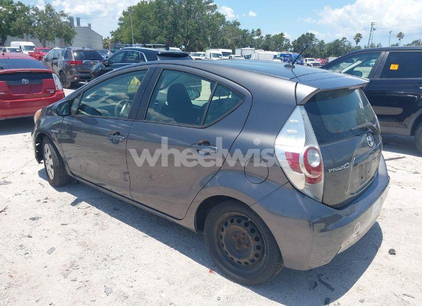 Photo 3 of 2014 Toyota Prius C TWO (VIN JTDKDTB30E1563430)