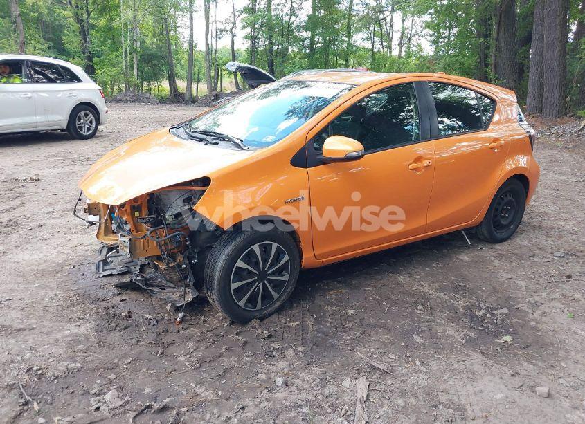 Photo 2 of 2015 Toyota Prius C TWO (VIN JTDKDTB30F1091649)