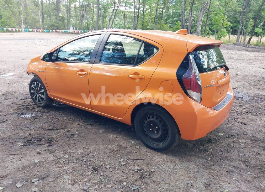 Photo 3 of 2015 Toyota Prius C TWO (VIN JTDKDTB30F1091649)