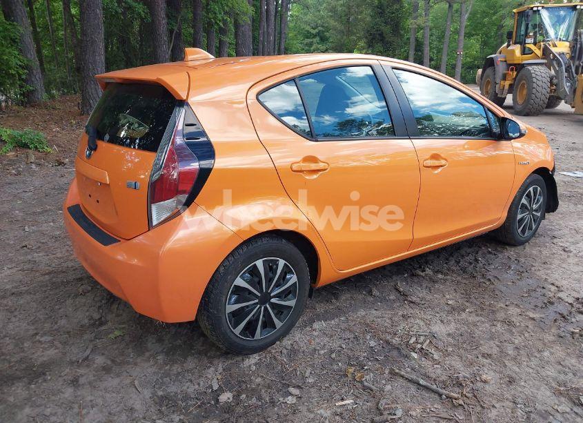 Photo 4 of 2015 Toyota Prius C TWO (VIN JTDKDTB30F1091649)
