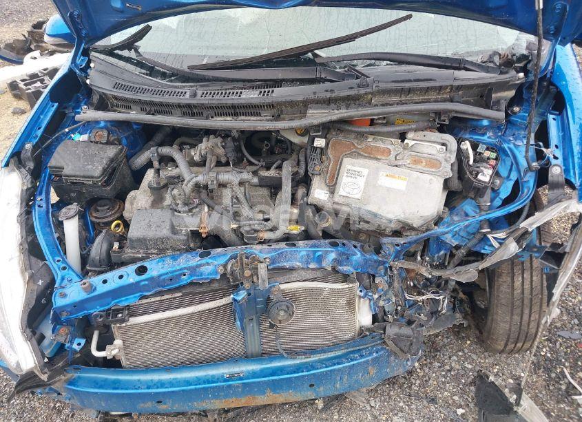 Photo 10 of 2015 Toyota Prius C ONE (VIN JTDKDTB30F1093692)