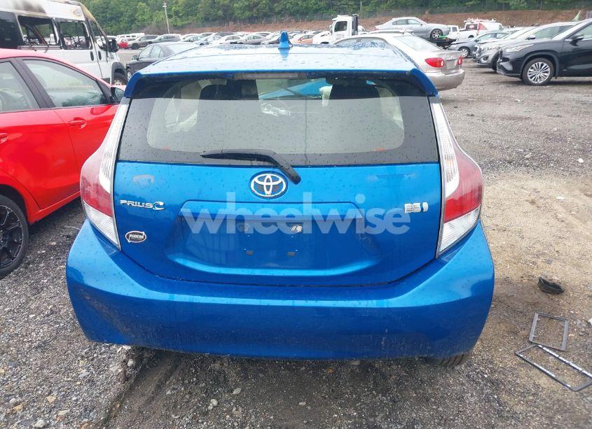 Photo 17 of 2015 Toyota Prius C ONE (VIN JTDKDTB30F1093692)