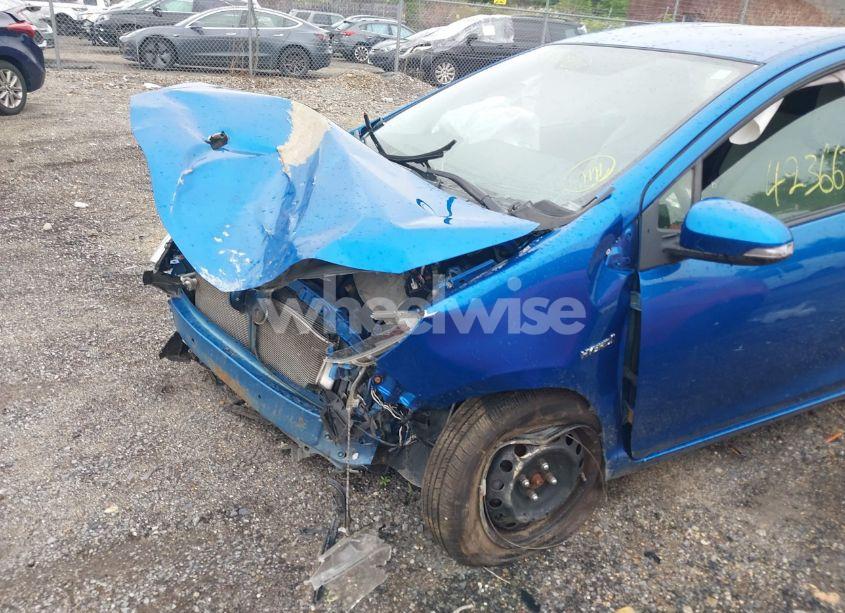 Photo 6 of 2015 Toyota Prius C ONE (VIN JTDKDTB30F1093692)