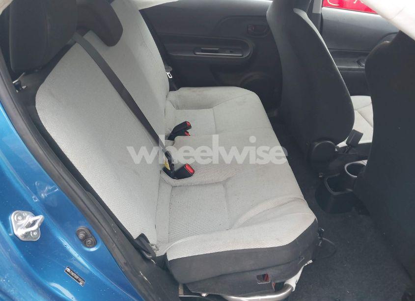 Photo 8 of 2015 Toyota Prius C ONE (VIN JTDKDTB30F1093692)