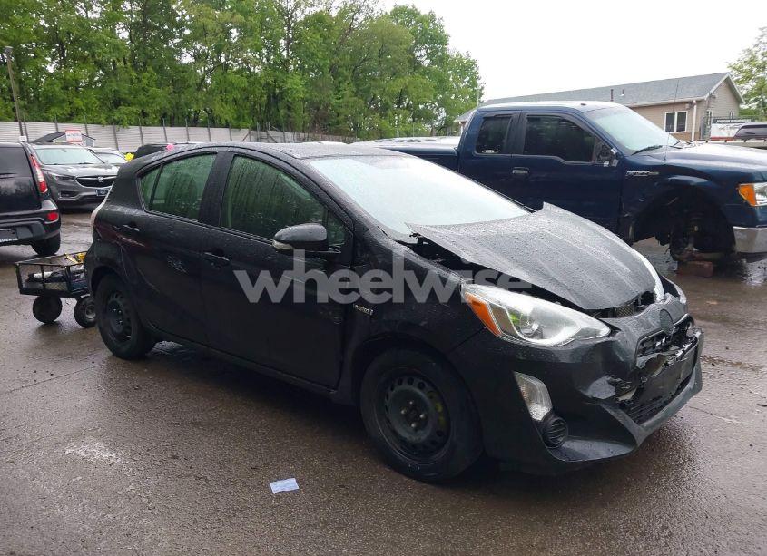 2015 Toyota Prius C FOUR/ONE/THREE/TWO (VIN JTDKDTB30F1101631) main photo
