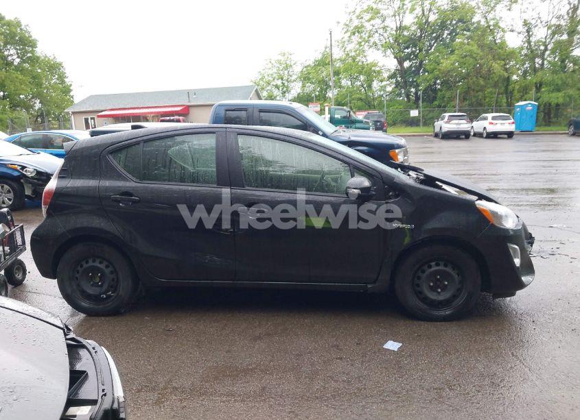 Photo 14 of 2015 Toyota Prius C FOUR/ONE/THREE/TWO (VIN JTDKDTB30F1101631)