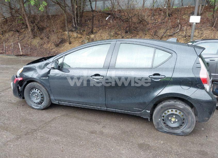 Photo 15 of 2015 Toyota Prius C FOUR/ONE/THREE/TWO (VIN JTDKDTB30F1101631)