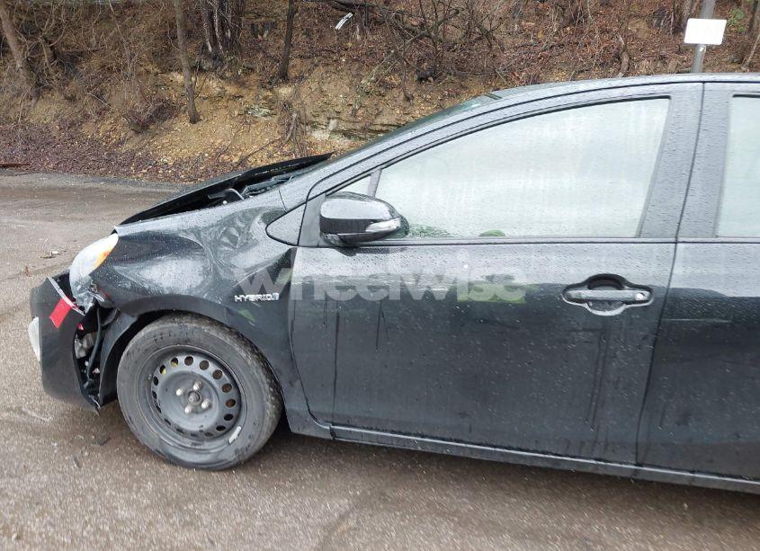 Photo 18 of 2015 Toyota Prius C FOUR/ONE/THREE/TWO (VIN JTDKDTB30F1101631)