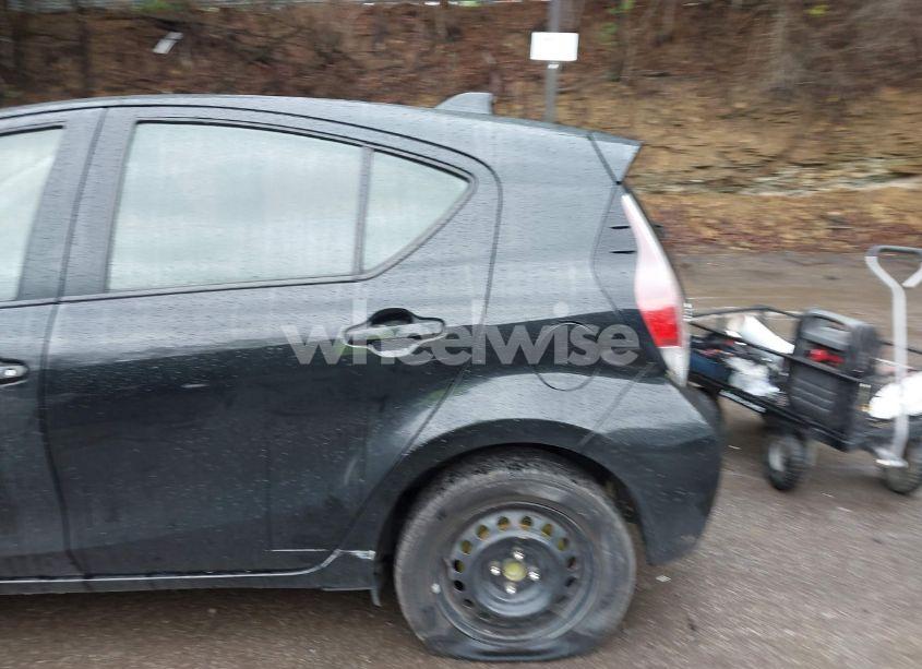 Photo 19 of 2015 Toyota Prius C FOUR/ONE/THREE/TWO (VIN JTDKDTB30F1101631)