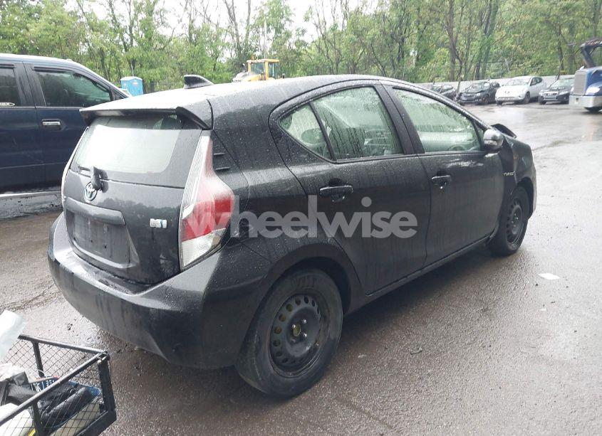Photo 4 of 2015 Toyota Prius C FOUR/ONE/THREE/TWO (VIN JTDKDTB30F1101631)