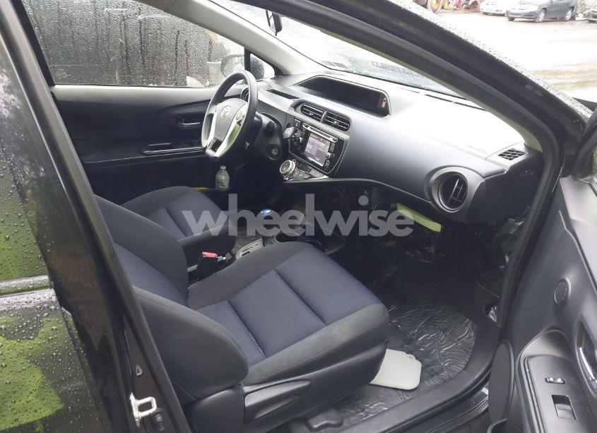 Photo 5 of 2015 Toyota Prius C FOUR/ONE/THREE/TWO (VIN JTDKDTB30F1101631)