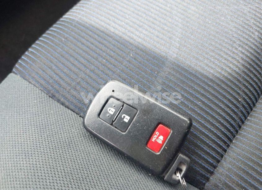 Photo 11 of 2016 Toyota Prius C THREE (VIN JTDKDTB30G1117670)