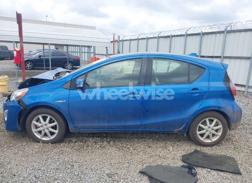 Photo 14 of 2016 Toyota Prius C THREE (VIN JTDKDTB30G1117670)